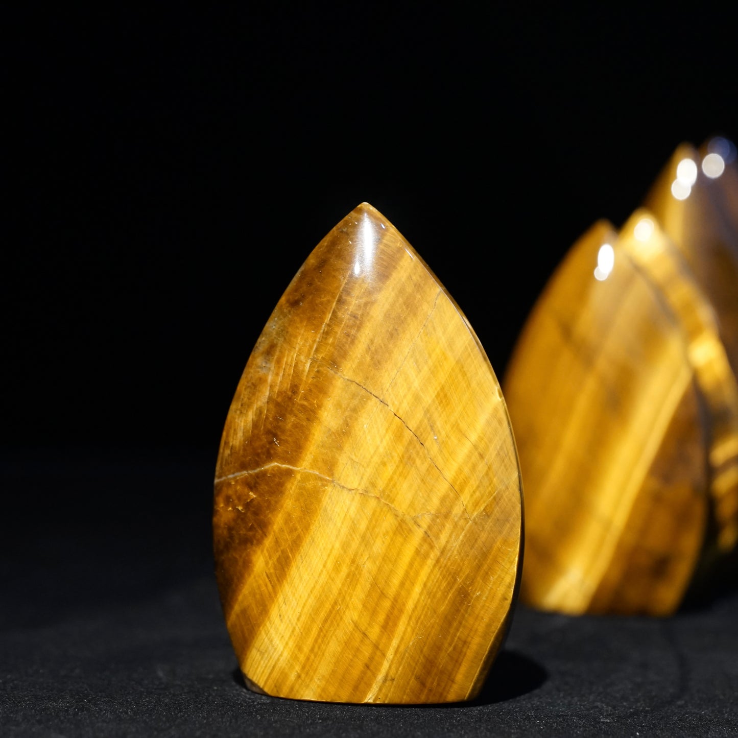 Yellow tiger eye hand play