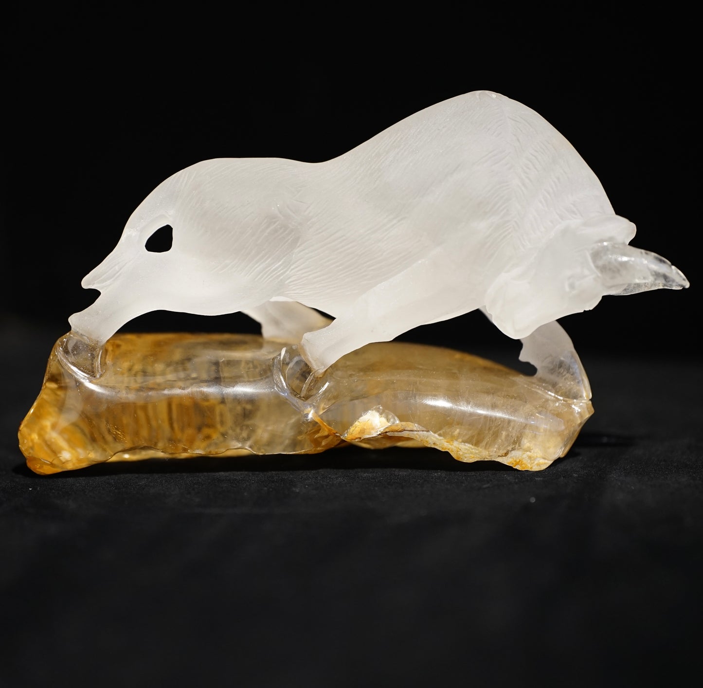 Bullish spirit - White crystal bull ornaments