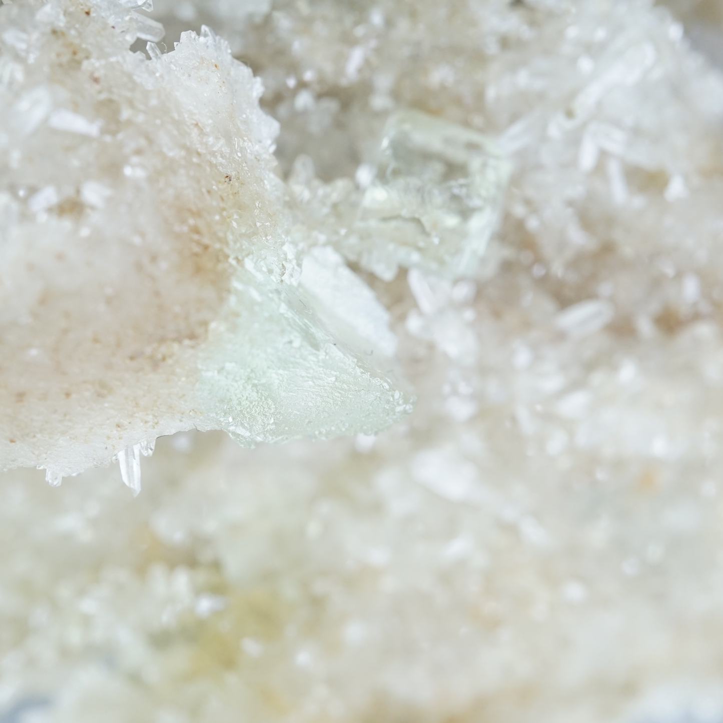 Fluorite crystal symbiotic mineral mark