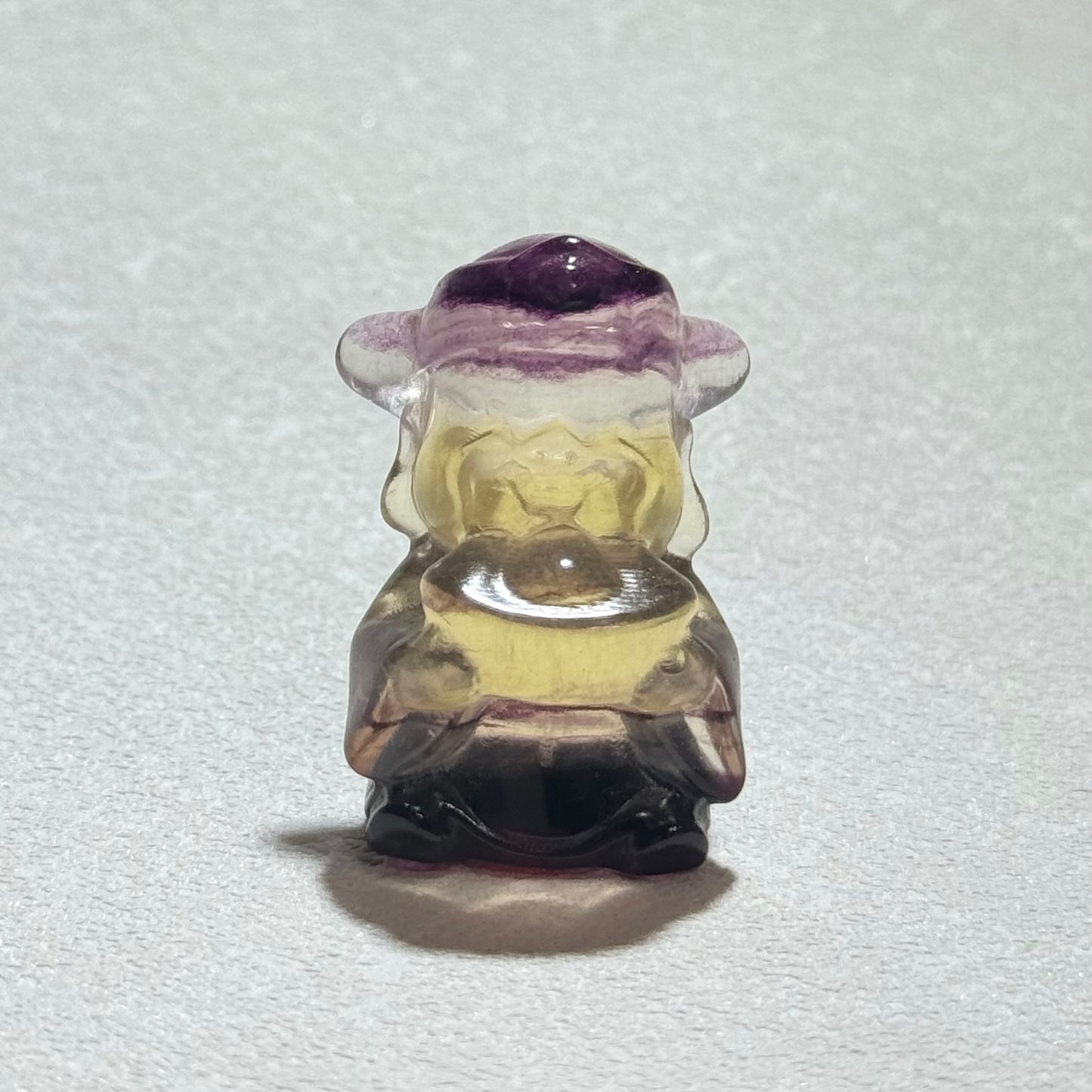 糖果螢石財神|天然水晶雕刻擺件|Candy Fluorite God of Wealth|聚財守護・調和磁場・提升靈感