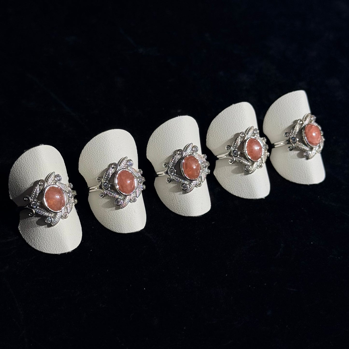 紅紋石復古設計戒指