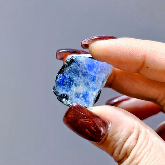 Moonstone rough stone