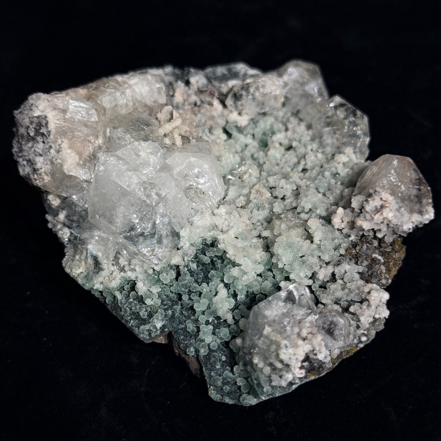 綠底魚眼共生(小球晶體)