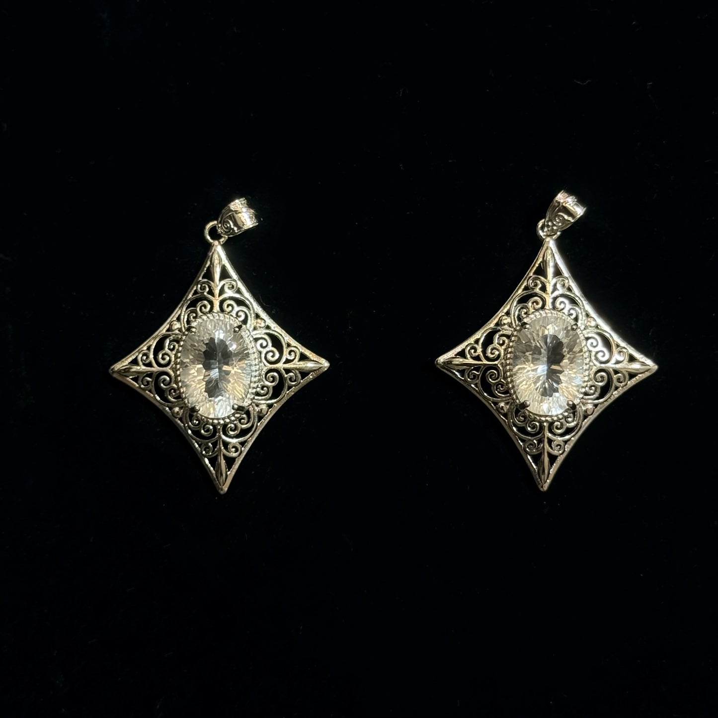 白水晶菱形吊墜