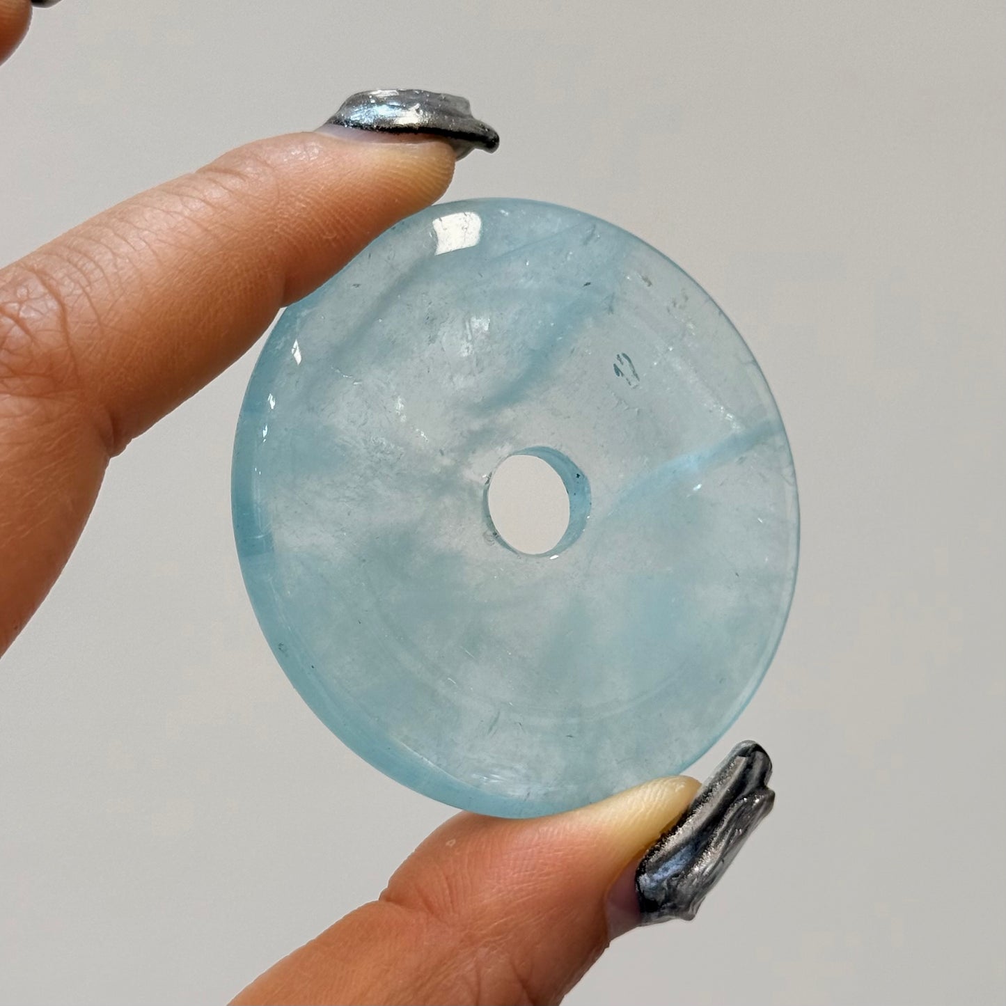 海藍寶平安扣(5cm)|天然水晶飾品|Aquamarine Donut Pendant|溝通表達・自信提升・人際和諧