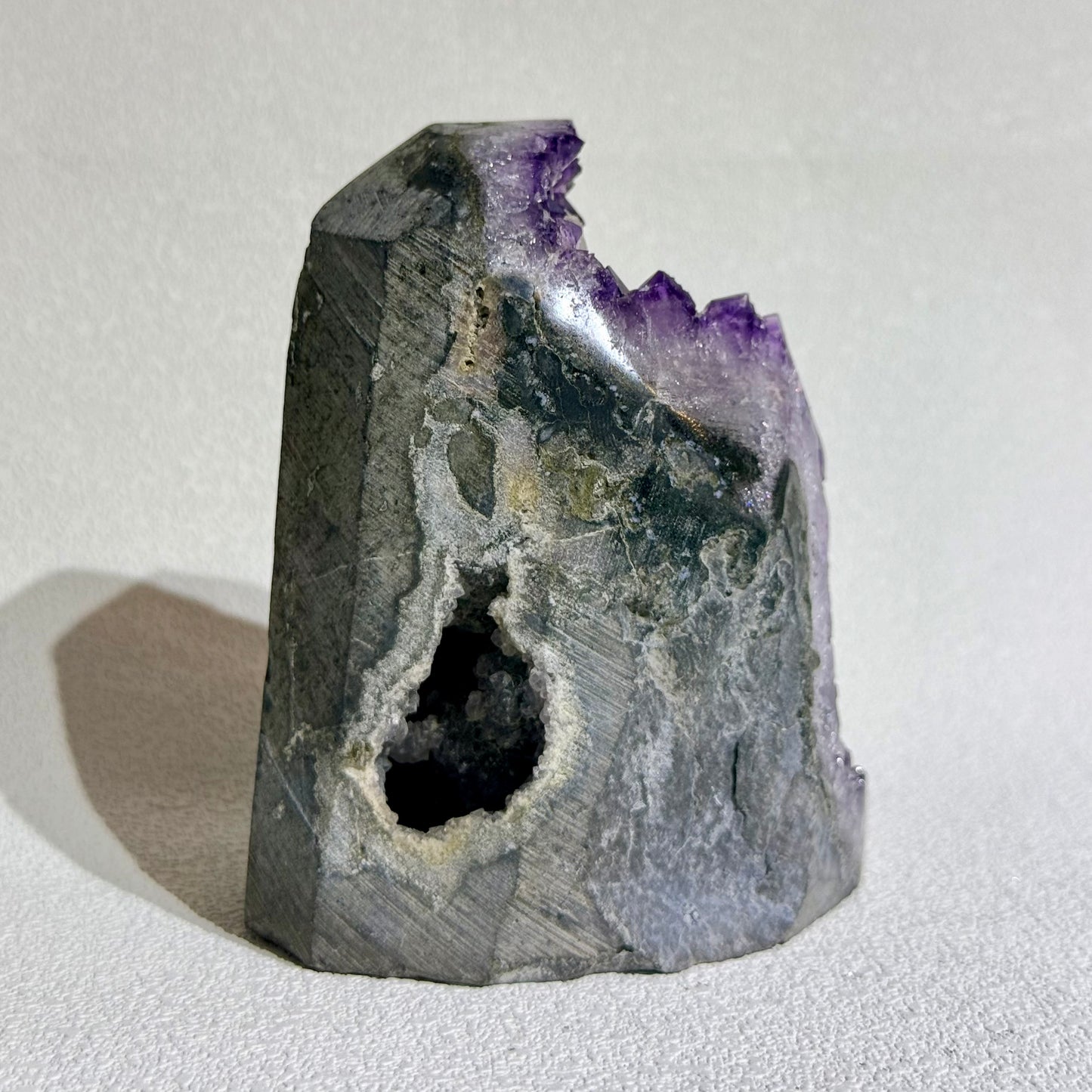 烏拉圭紫水晶陣方解石共生|天然紫晶陣|Uruguay Amethyst Cluster with Calcite|鎮宅聚財・淨化空間・招財納福