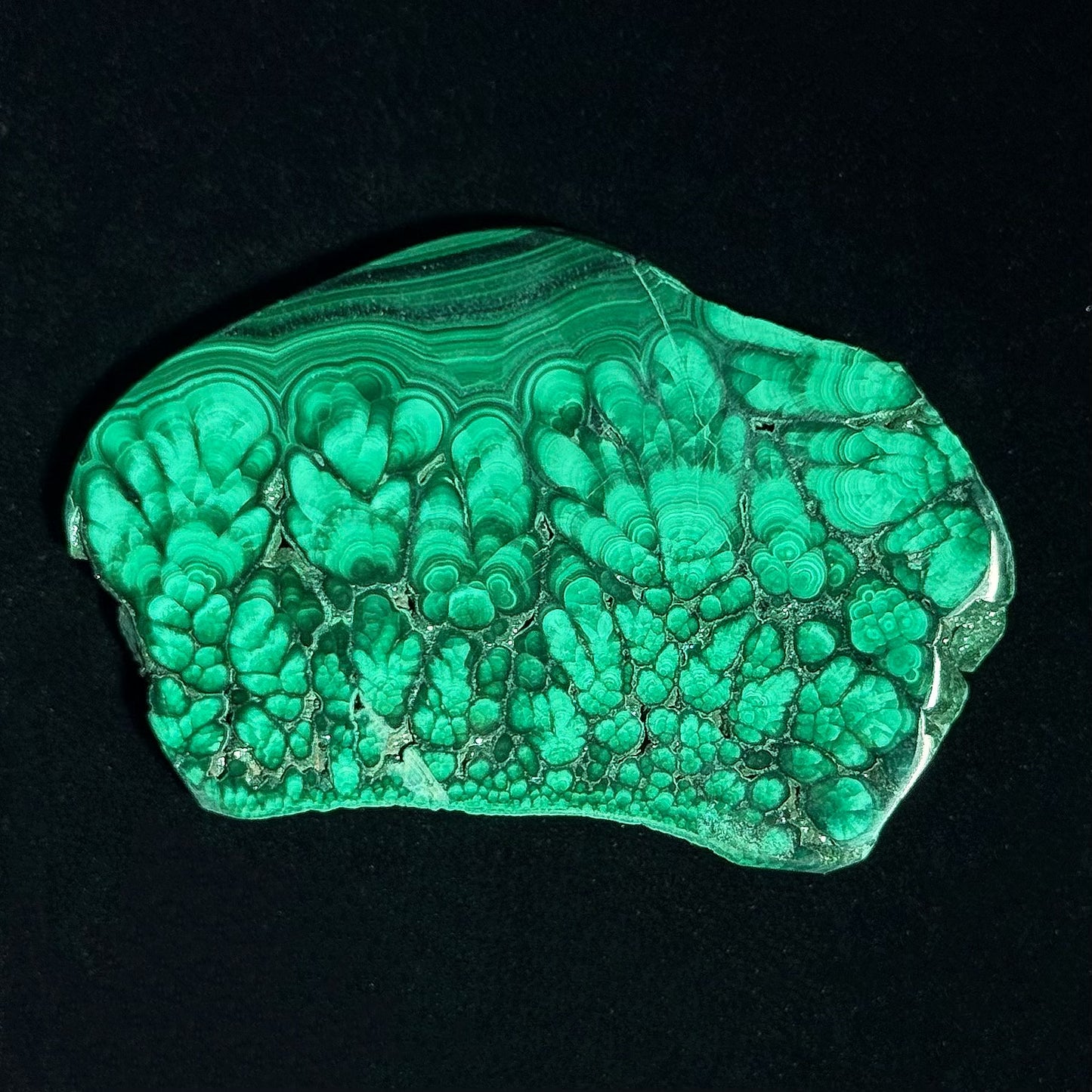 孔雀石片 - 中型｜天然孔雀石切片擺件｜Malachite Slab｜守護心輪・轉化負能量・招財事業・提升洞察力