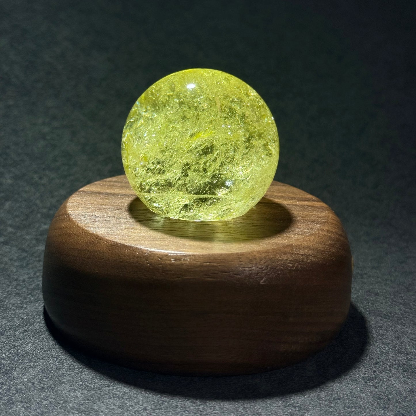 爆彩黃水晶球 5.9cm｜天然水晶球｜Crackled Yellow Citrine Sphere｜招財聚氣・自信行動・好心情能量