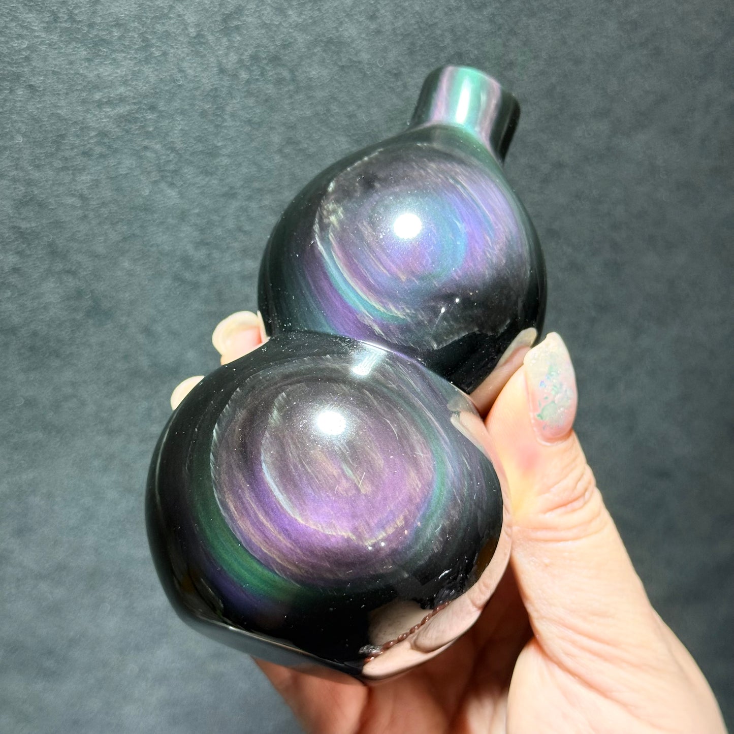 收藏級藍紫光彩曜石葫蘆｜絲絨彩曜光天然彩曜石立體雕刻擺件｜Rare Blue & Purple Sheen Rainbow Obsidian Gourd from Mexico｜穩定情緒・守護空間・納福寓意