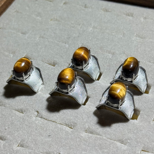 黃虎眼大蛋面四爪鈦鋼戒指｜天然水晶戒指｜Men’s Stainless Steel Ring with Large Oval Tiger’s Eye Cabochon｜勇氣自信・專注行動