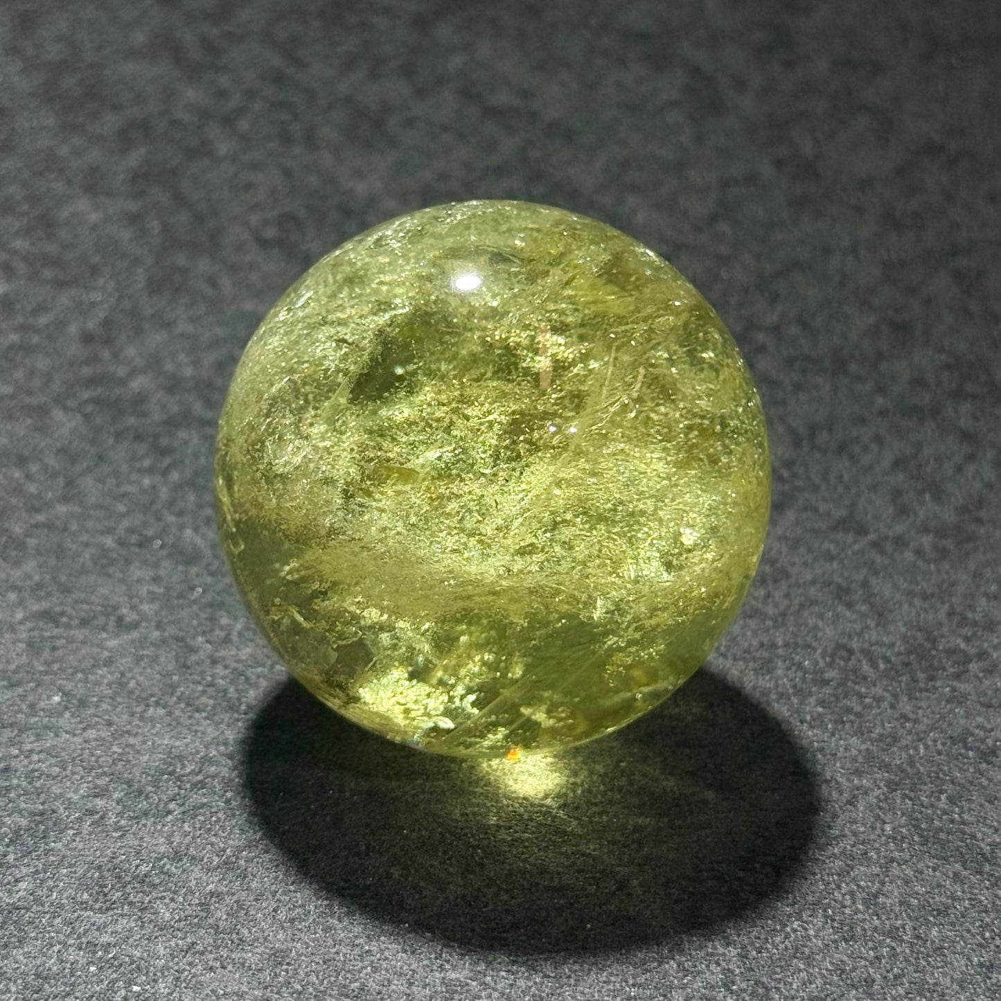 爆彩黃水晶球 5.9cm｜天然水晶球｜Crackled Yellow Citrine Sphere｜招財聚氣・自信行動・好心情能量