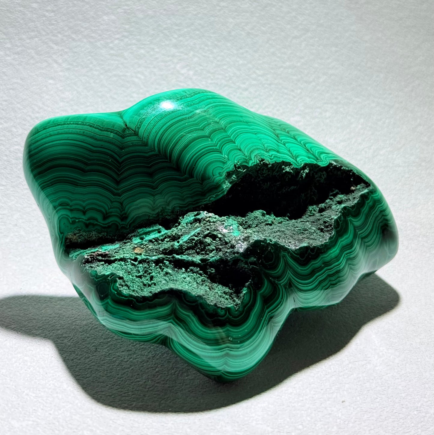 孔雀石隨形拋光擺件｜天然原礦擺件｜Malachite Polished Freeform｜轉化保護・淨化負能量・打開心輪