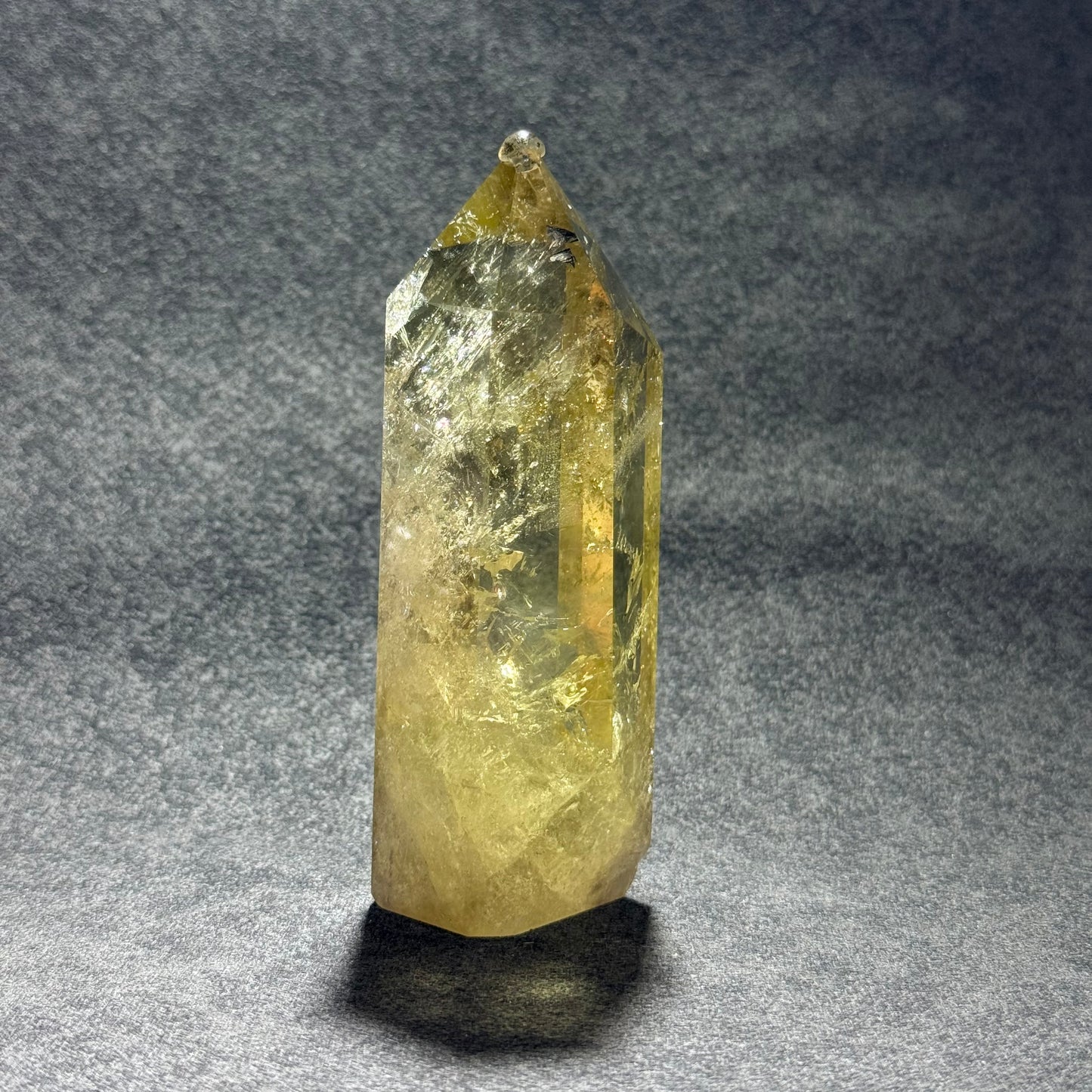 黃水晶隱山水晶柱 11cm｜天然黃水晶柱｜Citrine Tower with Internal Landscape Inclusions｜招福能量・豐盛意念・守護空間