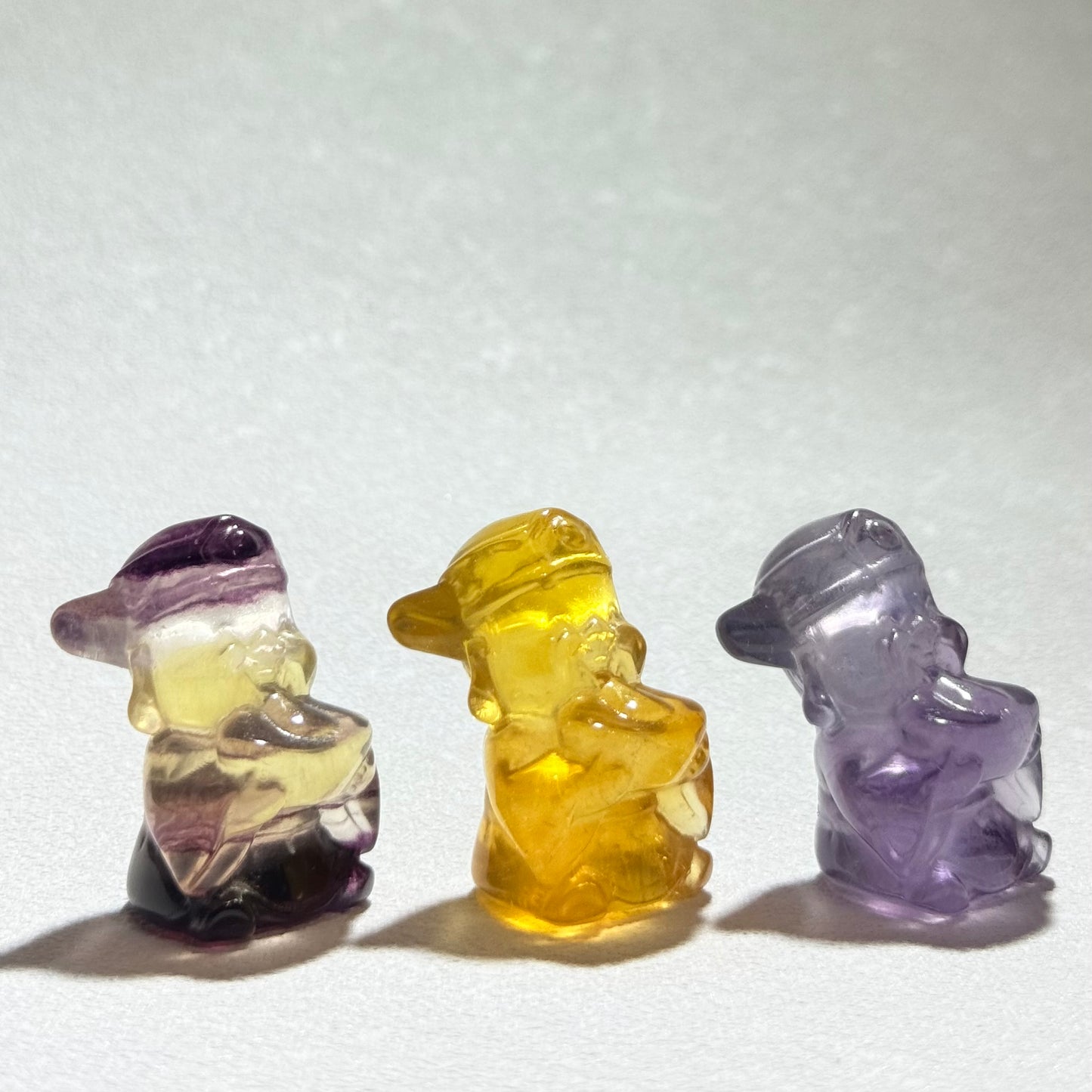 糖果螢石財神｜天然水晶雕刻擺件｜Candy Fluorite God of Wealth｜聚財守護・調和磁場・提升靈感