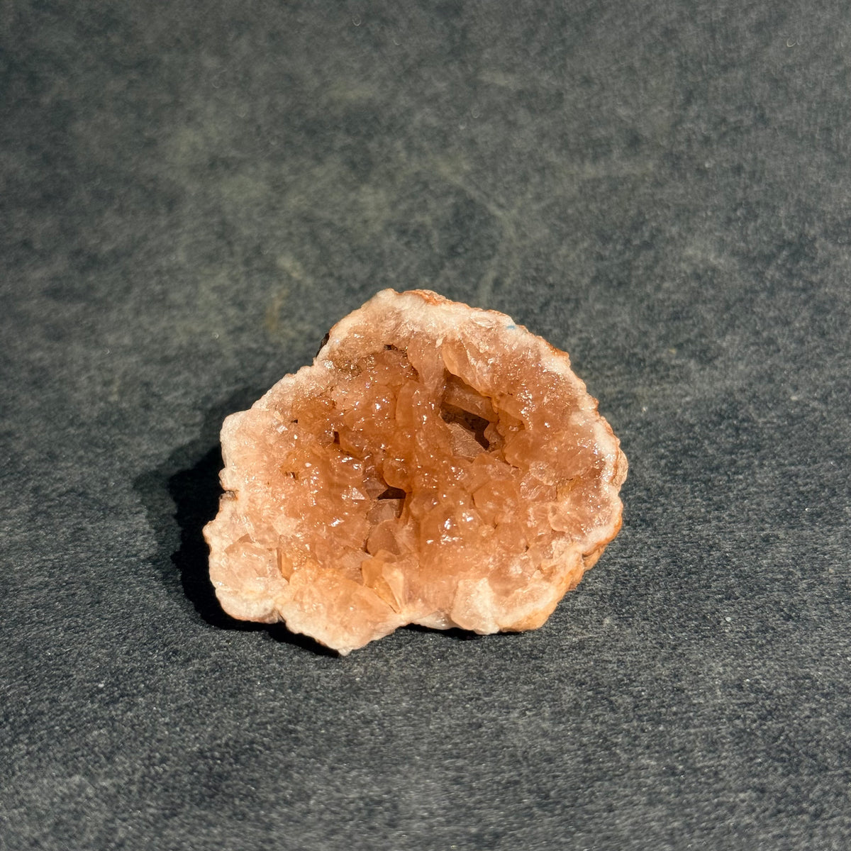 阿根廷粉晶洞｜天然粉紫晶晶洞擺件｜Pink Amethyst Geode｜招桃花・療癒情緒・提升人緣