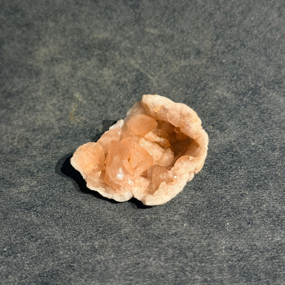 阿根廷粉晶洞｜天然粉紫晶晶洞擺件｜Pink Amethyst Geode｜招桃花・療癒情緒・提升人緣