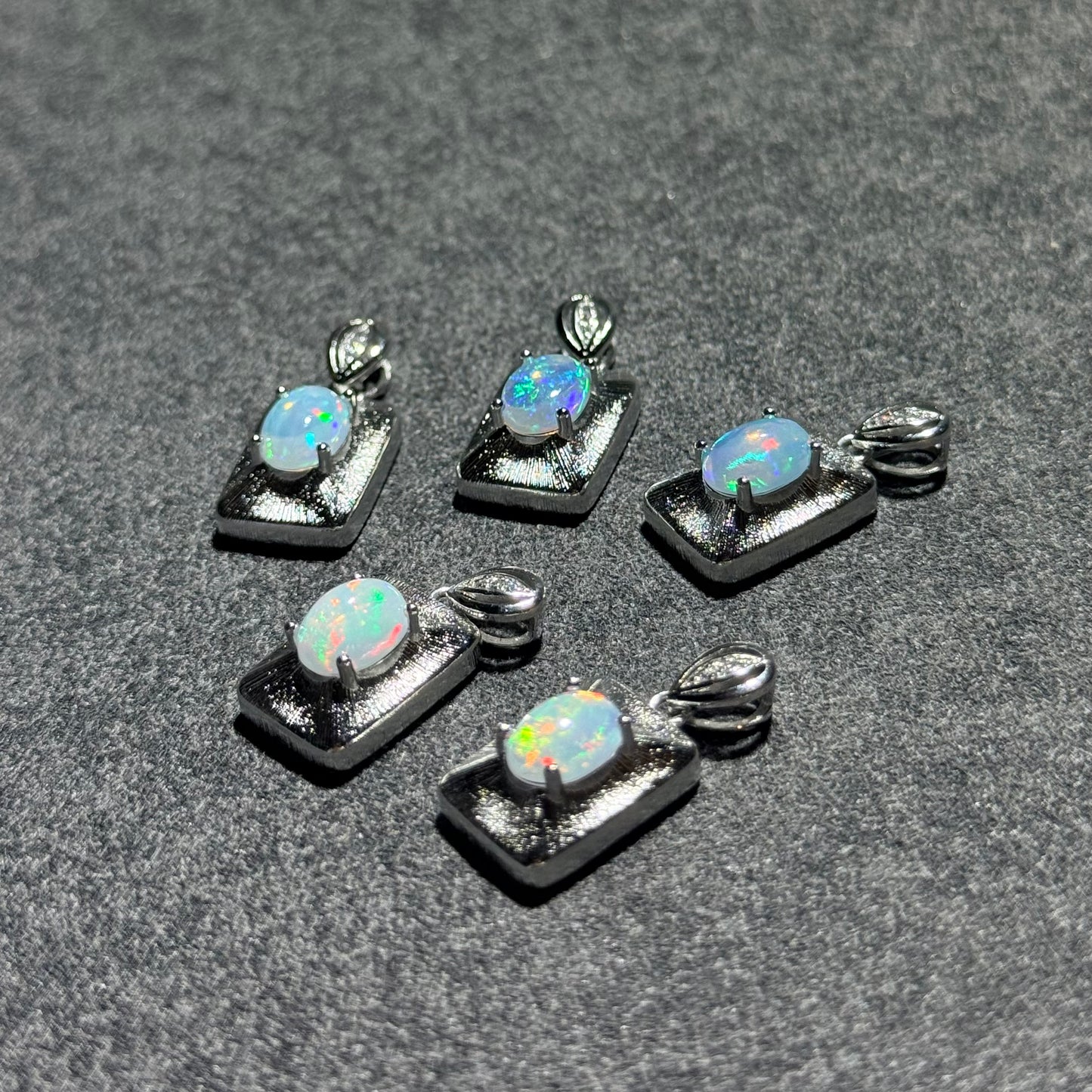 澳寶白銅拉絲工藝吊墜