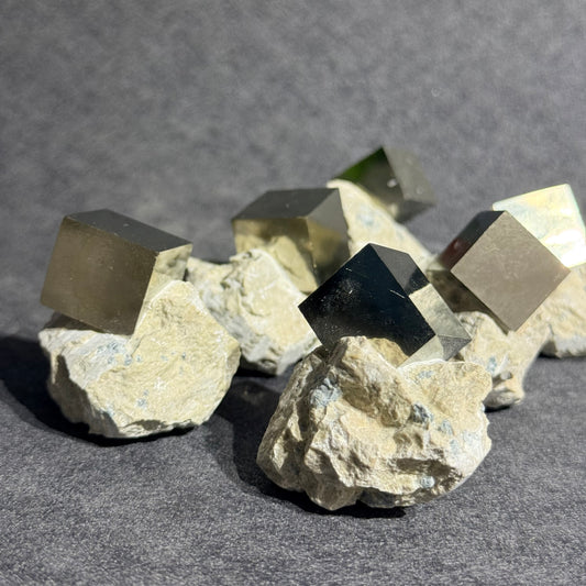 西班牙黃鐵礦原石｜天然立方黃鐵礦礦標｜Spanish Pyrite Cube｜招財聚能・提升自信・守護空間