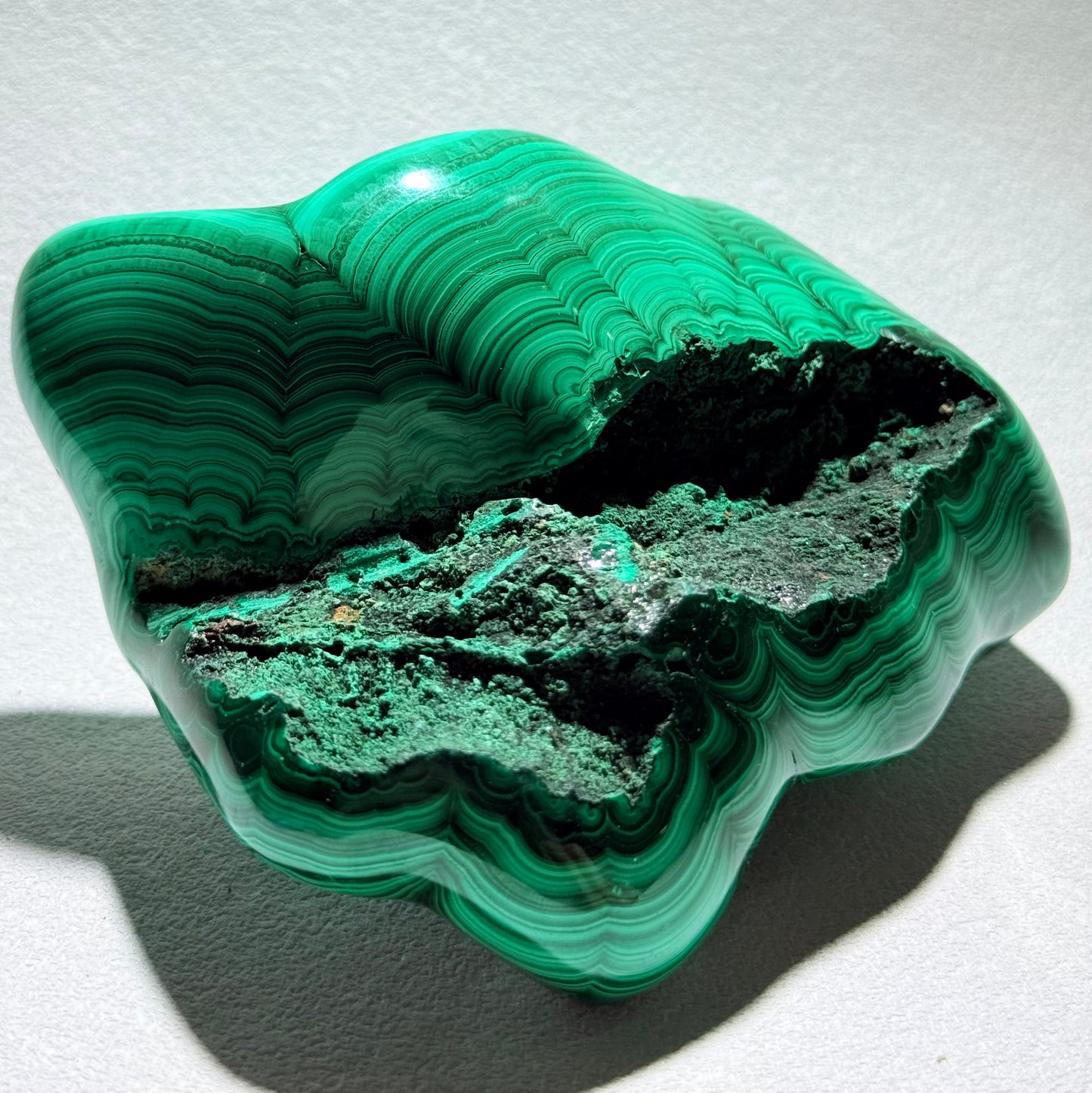 孔雀石隨形拋光擺件｜天然原礦擺件｜Malachite Polished Freeform｜轉化保護・淨化負能量・打開心輪