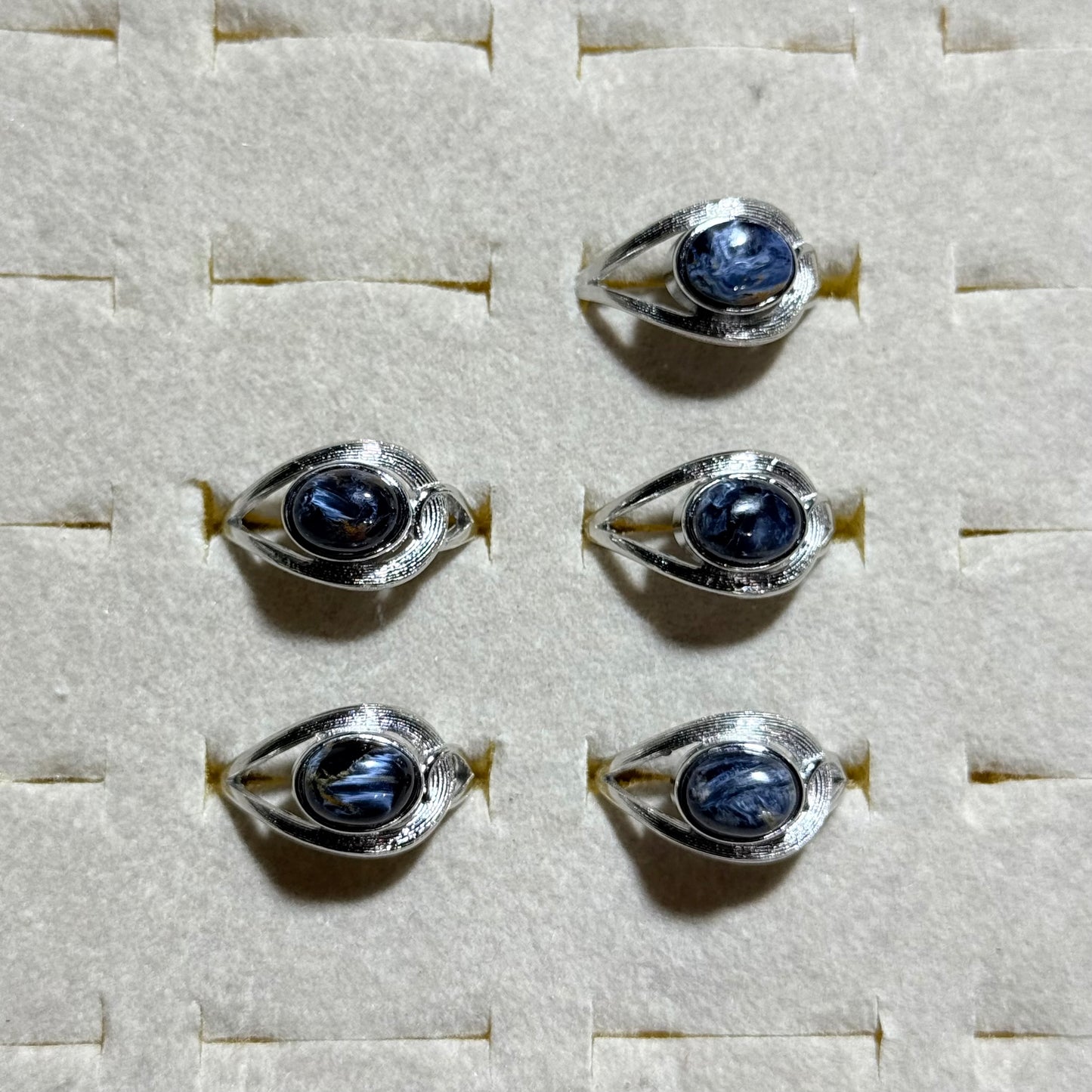 彼德石鈦鋼戒指｜天然水晶不銹鋼戒指｜Men’s Stainless Steel Ring with Pietersite Cabochon｜轉化成長・直覺洞察・日常防敏配戴