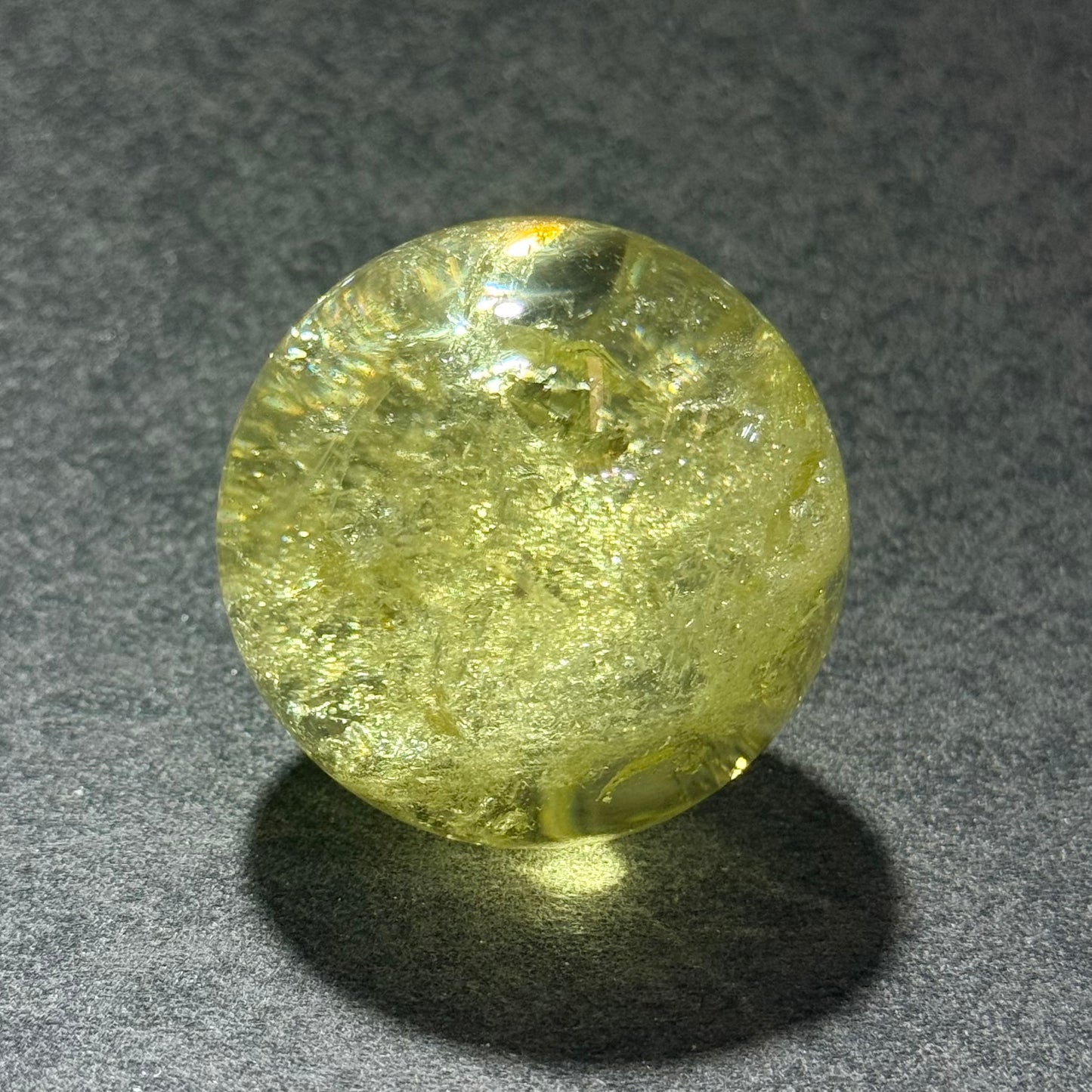 爆彩黃水晶球 5.9cm｜天然水晶球｜Crackled Yellow Citrine Sphere｜招財聚氣・自信行動・好心情能量