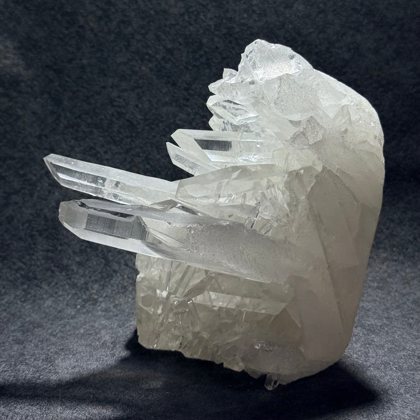 白水晶簇 13cm｜天然白水晶原礦簇 ｜Clear Quartz Cluster｜淨化空間・放大意念・水晶充電平台