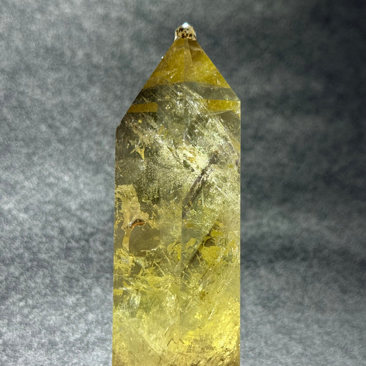 黃水晶隱山水晶柱 11cm｜天然黃水晶柱｜Citrine Tower with Internal Landscape Inclusions｜招福能量・豐盛意念・守護空間