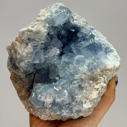 馬達加斯加天青石晶簇｜天然天青石礦物擺件｜Madagascar Celestite｜靜心療癒・舒緩思緒・提升直覺