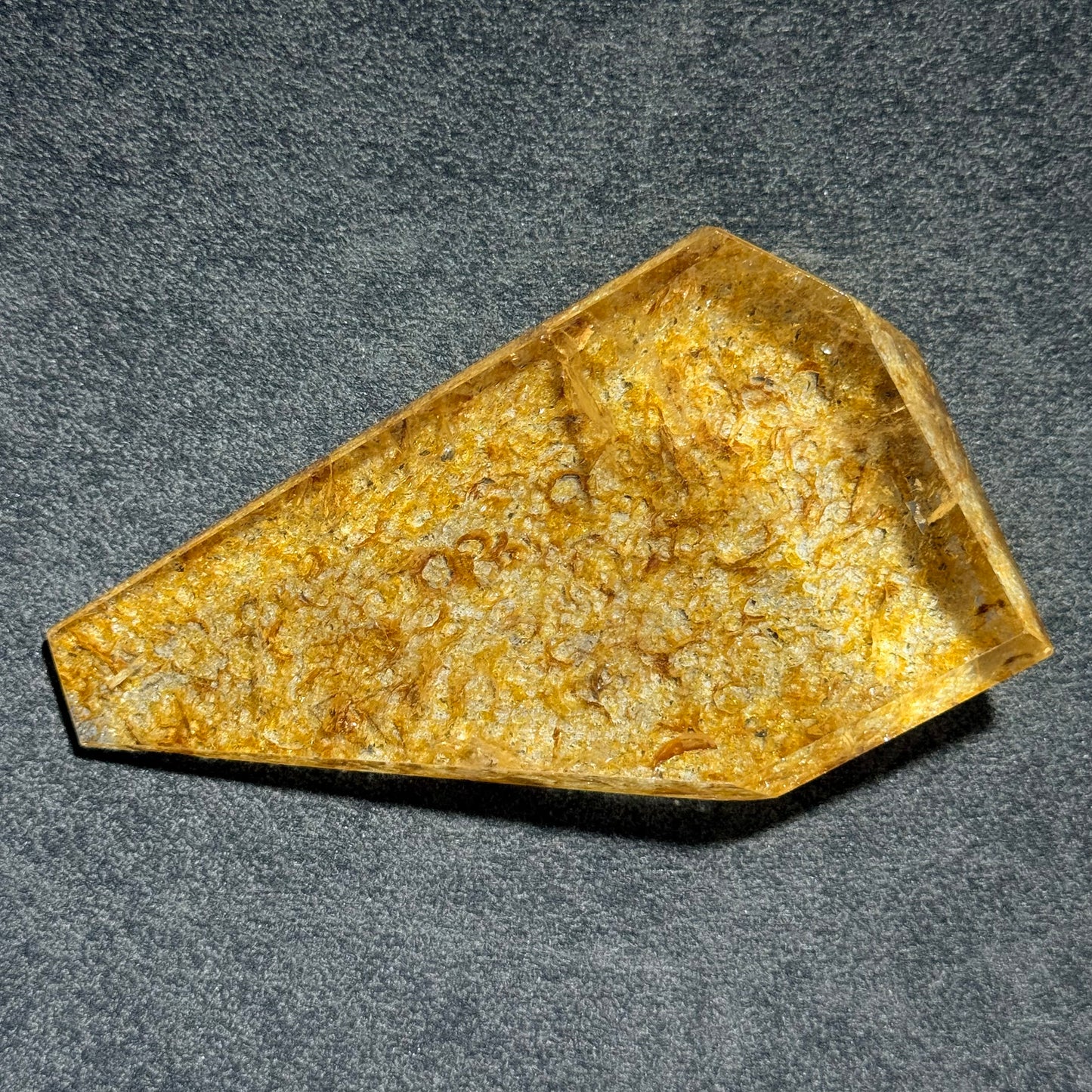 黃膠花隨形擺件｜天然水晶擺件｜Yellow Agate Flower Freeform｜陽光能量・招財聚氣・穩定心緒