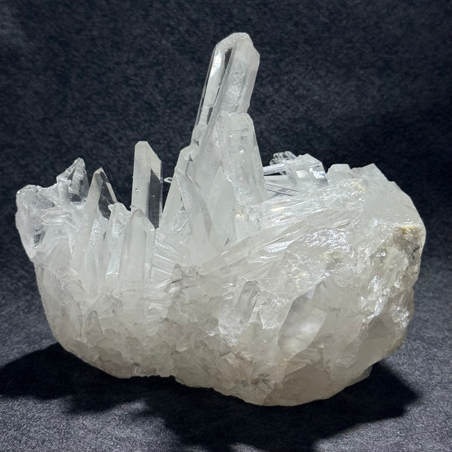白水晶簇 13cm｜天然白水晶原礦簇 ｜Clear Quartz Cluster｜淨化空間・放大意念・水晶充電平台