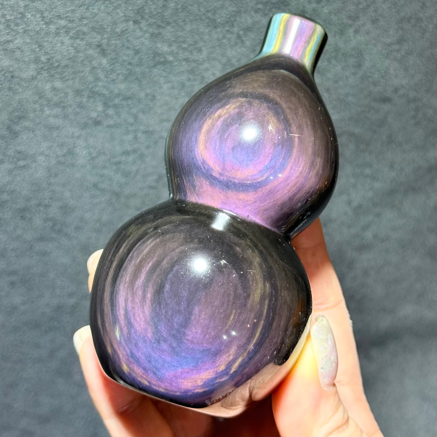 收藏級藍紫光彩曜石葫蘆｜絲絨彩曜光天然彩曜石立體雕刻擺件｜Rare Blue & Purple Sheen Rainbow Obsidian Gourd from Mexico｜穩定情緒・守護空間・納福寓意