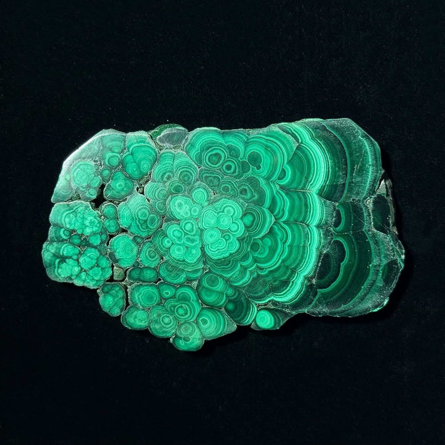 孔雀石片 - 中型｜天然孔雀石切片擺件｜Malachite Slab｜守護心輪・轉化負能量・招財事業・提升洞察力