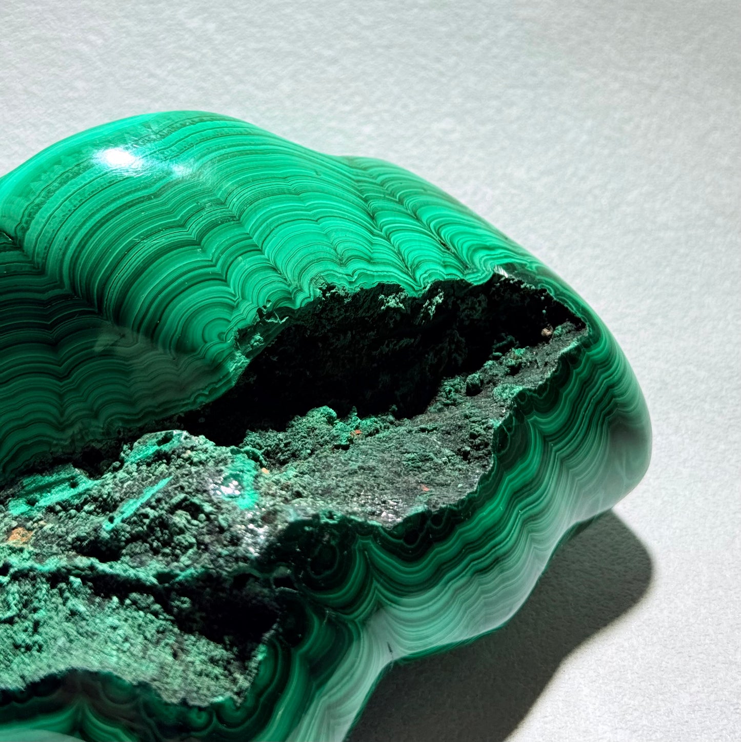 孔雀石隨形拋光擺件｜天然原礦擺件｜Malachite Polished Freeform｜轉化保護・淨化負能量・打開心輪