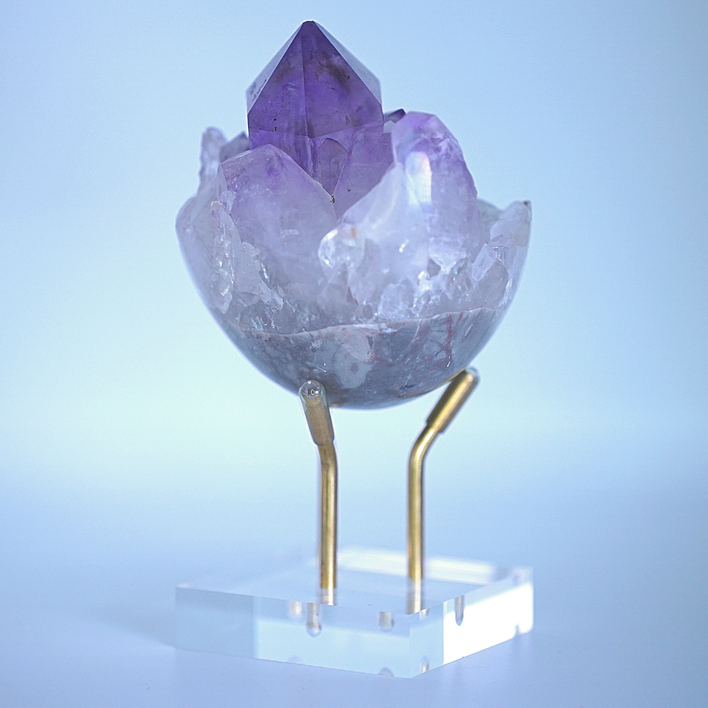 Round Base Amethyst in Flower Shape