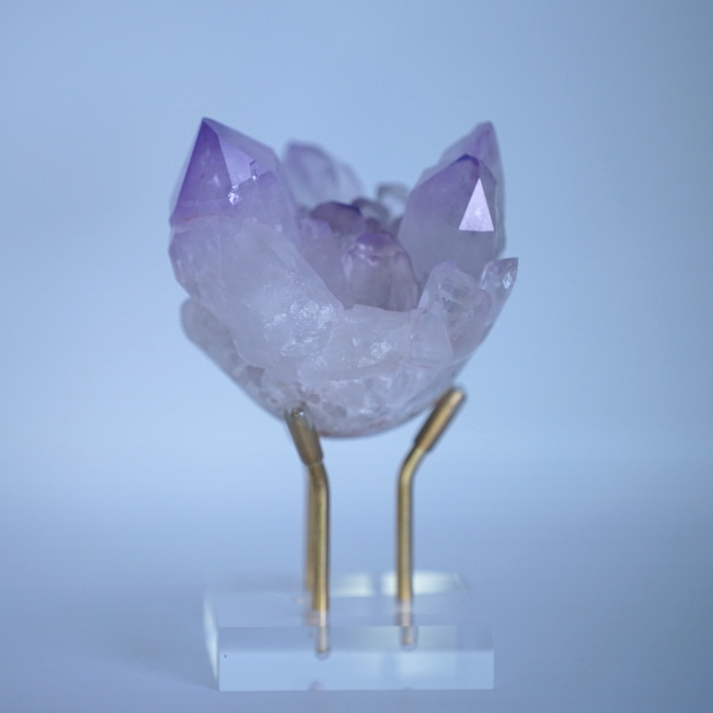 Round Base Amethyst in Flower Shape