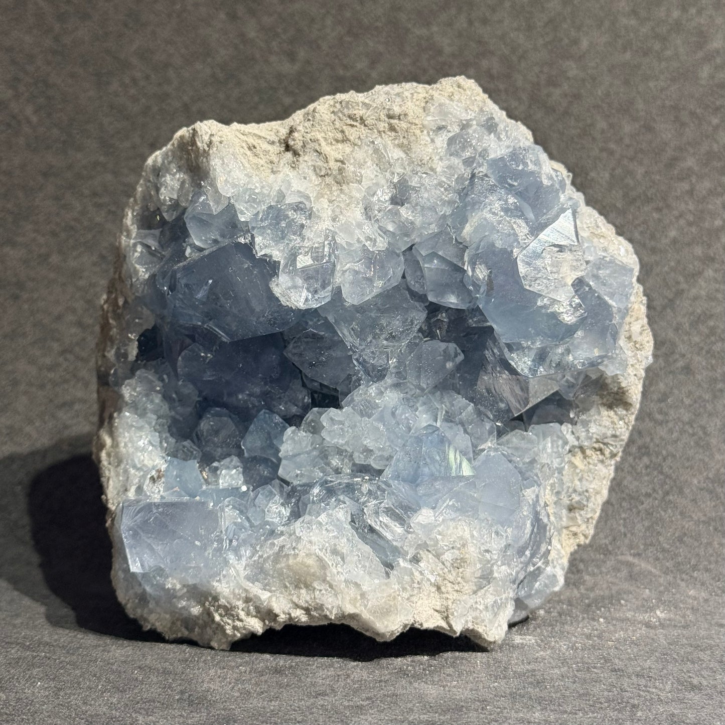 馬達加斯加天青石晶簇｜天然天青石礦物擺件｜Madagascar Celestite｜靜心療癒・舒緩思緒・提升直覺