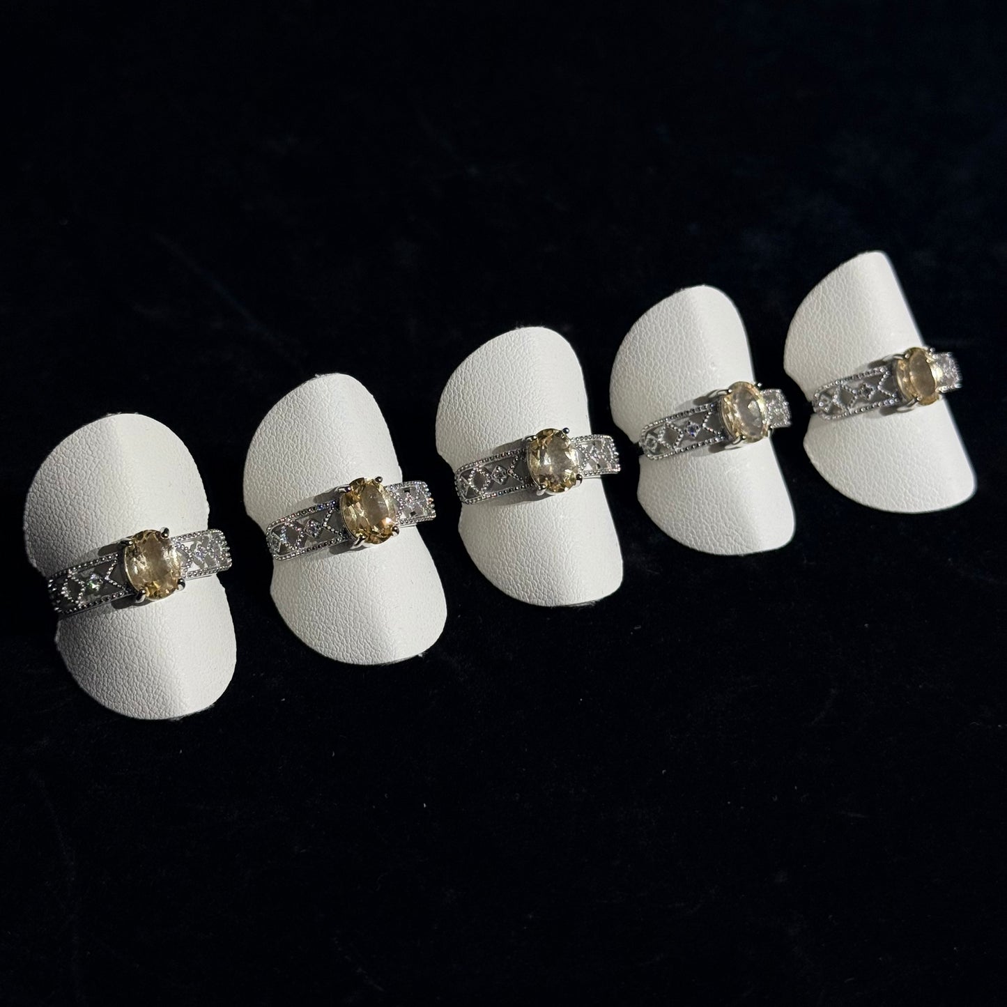 黃水晶縷空戒托鈦鋼戒指