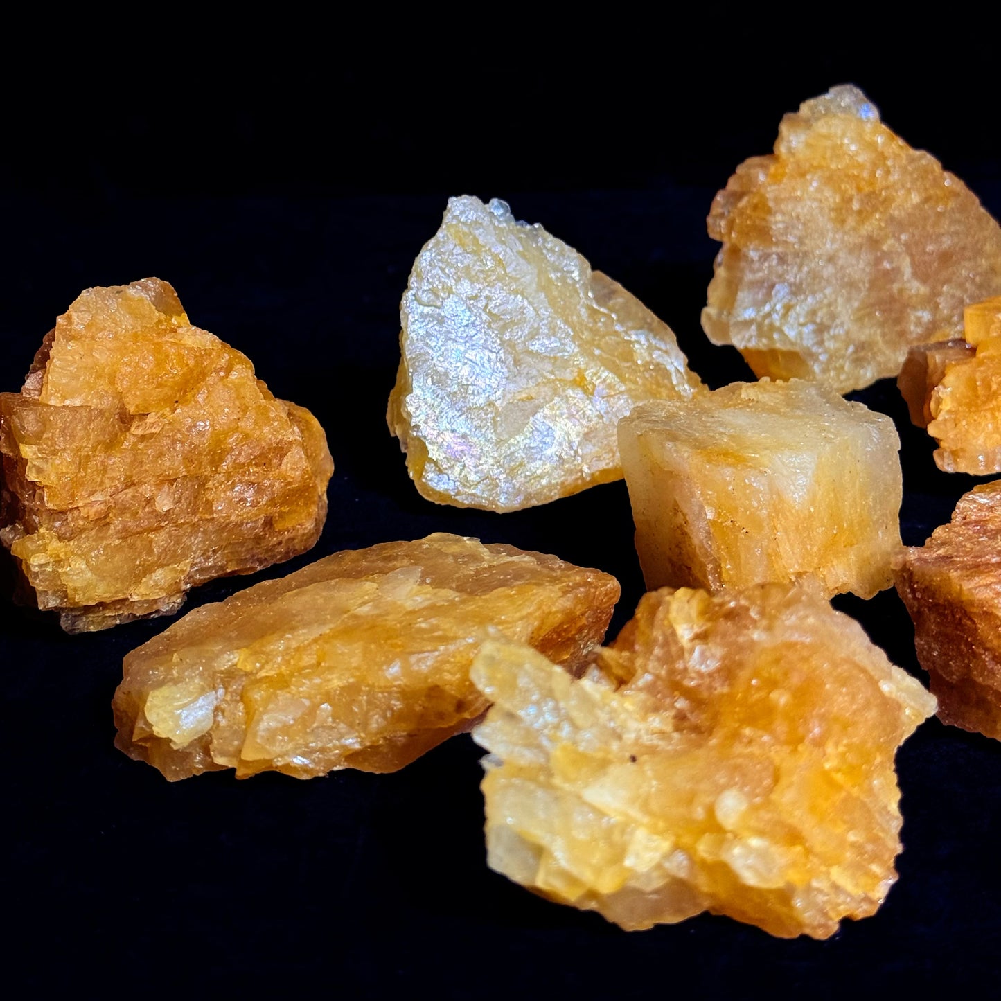 [Year of the Horse (Bingwu) - Nine Palaces Flying Star Crystal Layout - Essential for Wealth Positions] Yellow Gum Flower Raw Stone