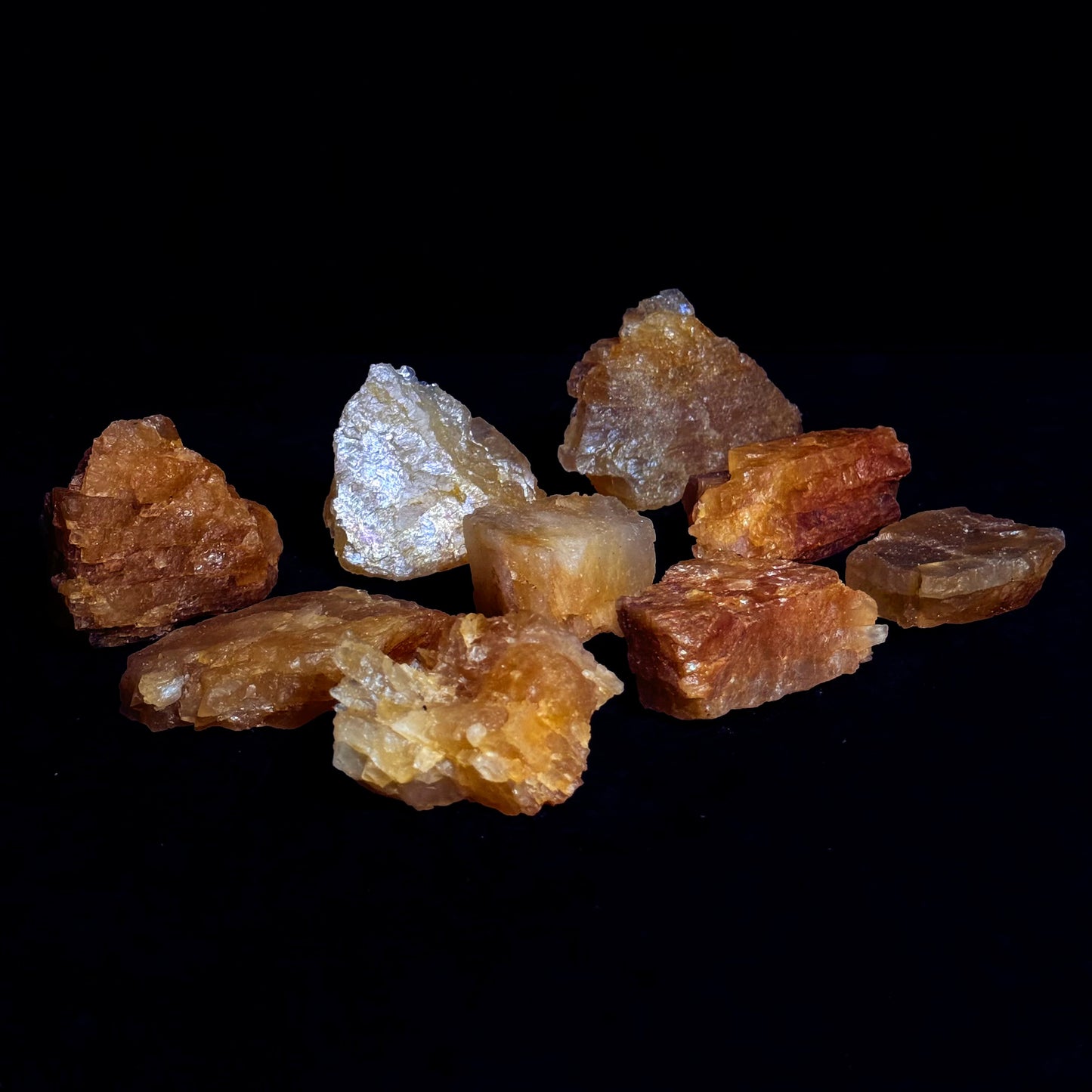 [Year of the Horse (Bingwu) - Nine Palaces Flying Star Crystal Layout - Essential for Wealth Positions] Yellow Gum Flower Raw Stone