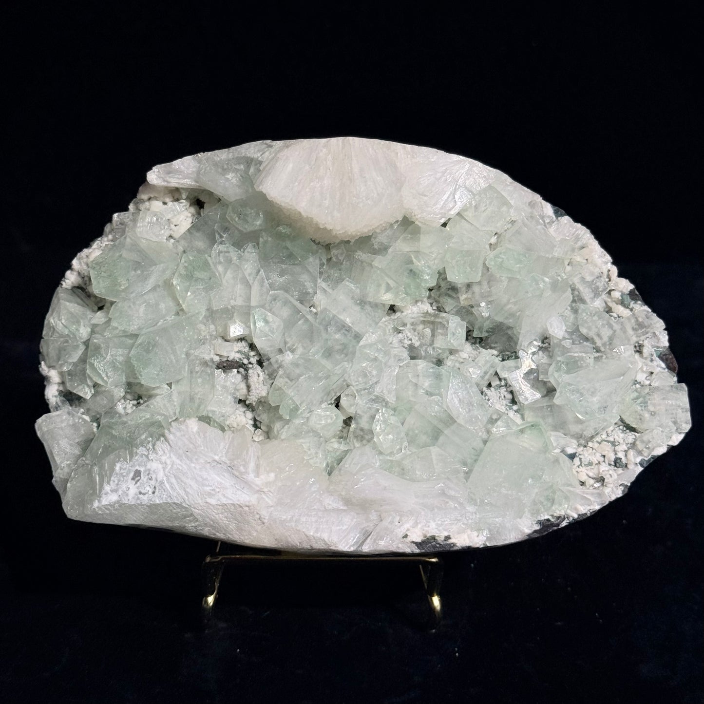 綠底魚眼石窩窩形