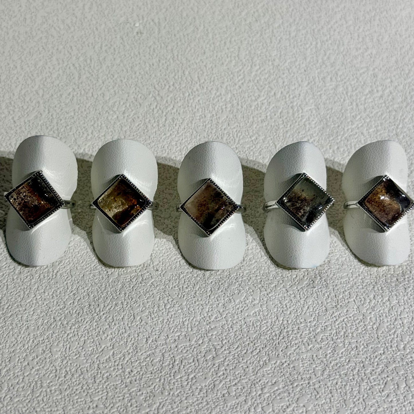 幽靈戒指｜天然水晶戒指｜Phantom Quartz Ring｜聚財引貴人・穩定氣場・增強決斷力