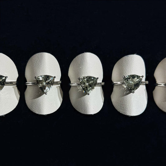 綠水晶三角形鈦鋼戒指｜天然水晶鈦鋼戒指｜Green Quartz Triangle Titanium Steel Ring｜穩定情緒・提升自信・帶來好運