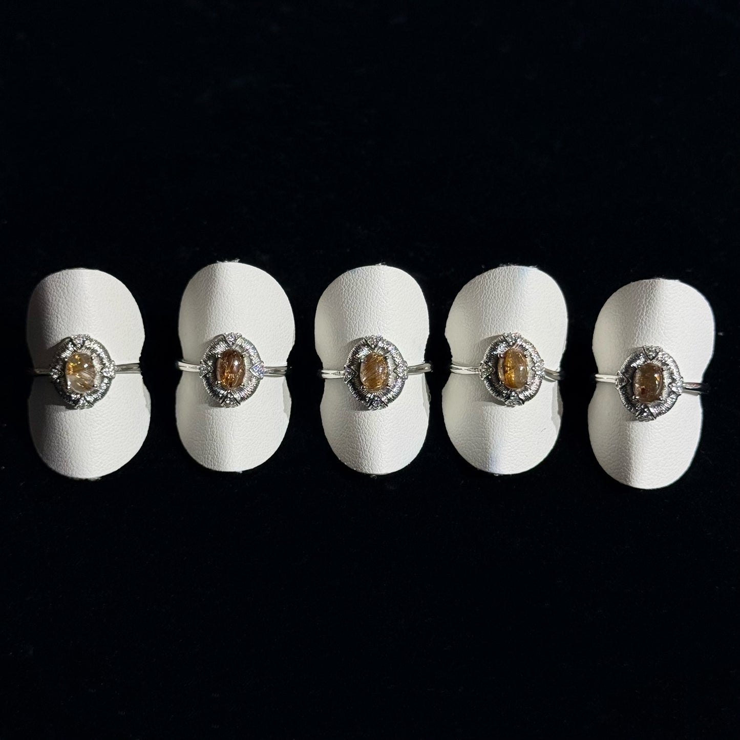 金髮晶橢圓形白銅戒指｜天然水晶戒指｜Golden Rutilated Quartz Oval Ring｜招財旺運・增強自信・守護能量場