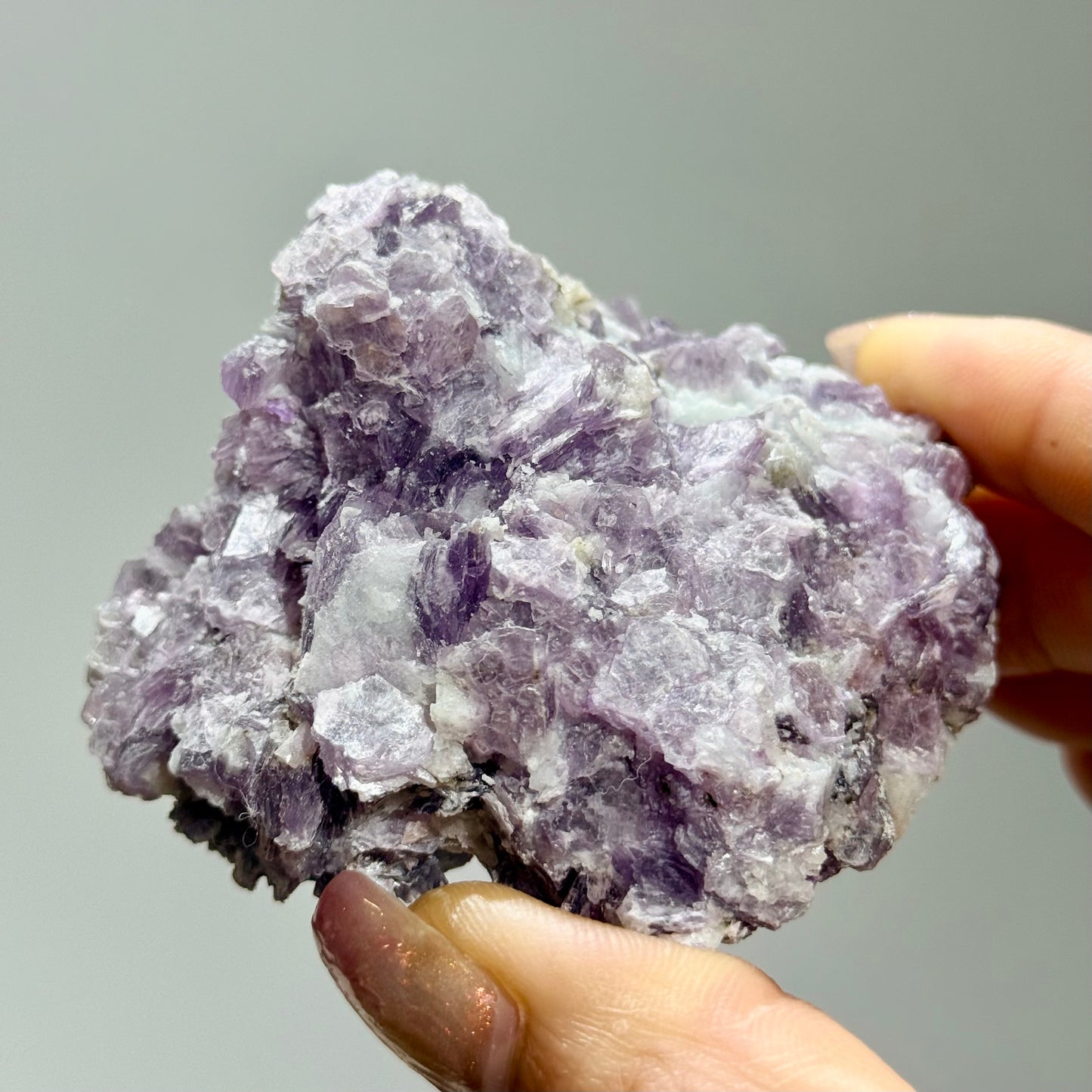 紫雲母原石｜天然水晶原石｜Lepidolite Raw Crystal｜舒緩焦慮・提升靈感・招來愛情與平靜