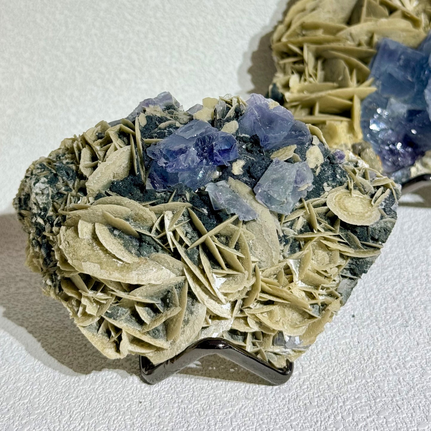 瑤崗仙螢石雲共生-A款｜天然瑤崗仙螢石雲母共生礦標｜Yaogangxian Fluorite Mica Cluster｜淨化負能量・清晰頭腦・穩定情緒