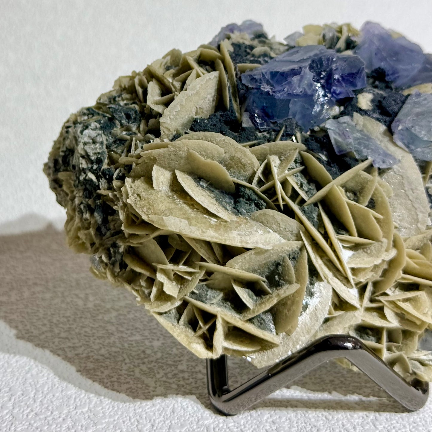 瑤崗仙螢石雲共生-A款｜天然瑤崗仙螢石雲母共生礦標｜Yaogangxian Fluorite Mica Cluster｜淨化負能量・清晰頭腦・穩定情緒