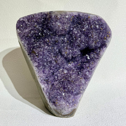 倒三角形紫晶陣｜天然紫水晶陣擺件｜Inverted Triangle Amethyst Cluster｜鎮宅聚財・提升直覺・增強行動力