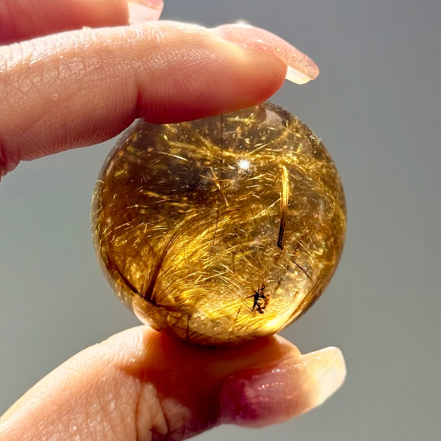 金鈦晶球｜天然水晶球｜Golden Rutilated Quartz Sphere｜招正偏財・聚財聚氣・強化決斷力