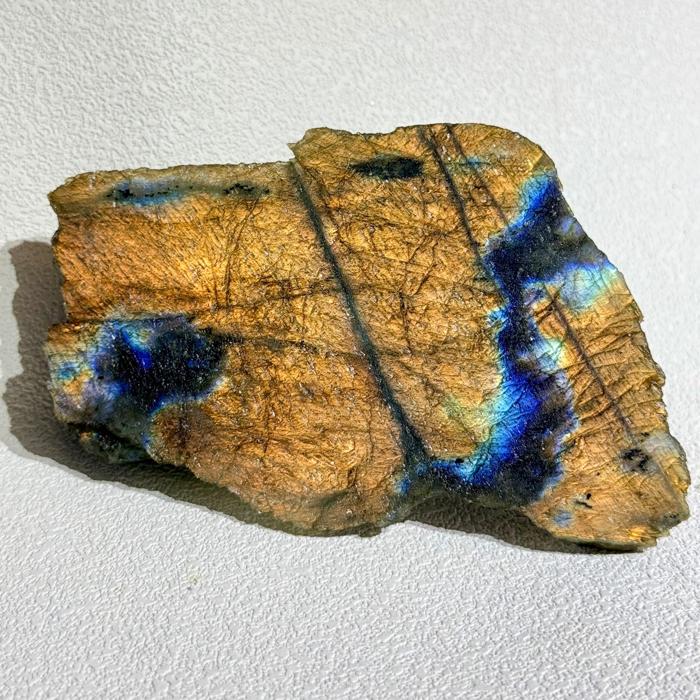 高光拉長石原礦大件 - A｜天然拉長石爆閃原礦｜High Flash Labradorite Specimen｜靈性轉化・高我連結・保護場域・直覺覺醒