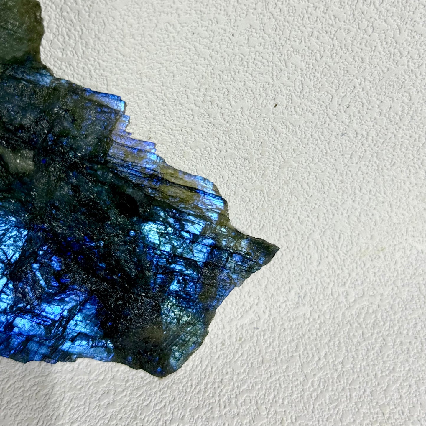 High Flash Labradorite Specimen – B｜Natural Labradorite Raw Crystal｜Spiritual Transformation・Higher Self Connection・Energetic Protection・Intuitive Awakening